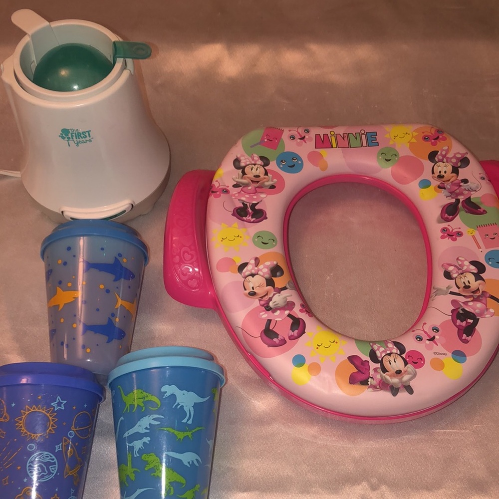 Bundled Kid Items: Potty trainer, Sippy-cups & Bottle Warmer